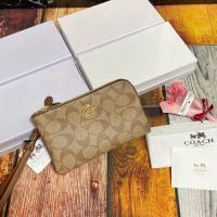 ราคา กระเป๋าคล้องมือโค้ช 2 ซิป กระเป๋าสตางค์โค้ช กระเป๋าคล้องแขน คล้องมือ ขนาด 6 5 นิ้ว (6030878229)