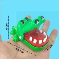 ราคา เกมกัดนิ้วจระเข้ปากใหญ่ เกมสนุก กดฟันแล้วจระเข้จะหัก ถ้ามีคนเอานิ้วไปแตะที่กับดัก จระเข้จะหักนิ้ว ซึ่งสนุก ตื่นเต้น ตื่นเต้น สนุกสนาน และราคาถูก ของขวัญตลกตลกแปลกของเล่นเด็กจระเข้ทันตแพทย์กัดเล่นตลกขอ
