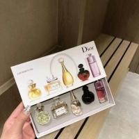 ราคา น้ำหอม Dior เซตกล่อง 5 ขวด น้ำหอม (20579586567)