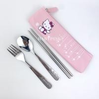 ราคา พร้อมส่ง ชุดช้อนส้อมตะเกียบ ลายการ์ตูน ช้อนส้อมพกพา ช้อนส้อมเด็ก กล่องใส่ช้อน น่ารัก คิตตี้ โดเรมอน Spoon fork Cutlery set (14426973942)