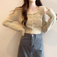 ราคา Dahong เสื้อครอปแขนยาวงานไหมพรม ขนมิ้ง กระดุมหน้า เสื้อคอสี่เหลี่ยม ทรงสลิม 2656 (20923187812)