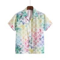 ราคา ภาพจริง Louis Vuitton เสื้อเชิ้ตแขนสั้นสำหรับผู้ชายเสื้อเชิ้ตลำลองทรงหลวมแฟชั่นใหม่ปี2022เสื้อเชิ้ตลำลองพิมพ์ลายหลากสี9449 (20313075128)