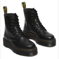ราคา รองเท้าบูทพื้นหน้า Dr Martens Jadon Boot Smooth Leather Platforms in Black มือสอง (21135820209)