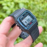 ราคา Watchtime นาฬิกาข้อมือกีฬา คาสิโอ ระบบดิจิตอล มีไฟ เปลี่ยนสีได้ สายยางสีดำ สวมใส่สบาย (12133483123)