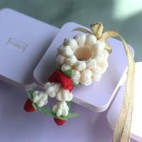 ราคา พวงมาลัยมืออุบะกุหลาบแดง ทำจากสบู่ ยาว 2 5 นิ้ว มีกลิ่นหอม มีสายคล้องห้อยได้ (21052775699)