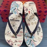 ราคา TORY BURCH TB 2023 new style flip flops womens summer flat slippers casual beach resort style versatile flip flops (20623747880)
