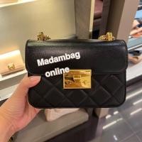 ราคา Charles Keith Metallic Push Lock Chain Bag กระเป๋าสะพายข้าง สายโซ่ (16327214831)
