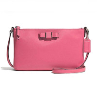 ราคา กระเป๋าสะพาย COACH แท้ หนังแท้ หนังฟอกแบบกันรอยขีดข่วน สะพายเฉียงสวย ปรับความยาวสายได้ ทรงสวยมาก COACH 51858 DARCY LEATHER BOW EAST WEST SWINGPACK Strawberry สีชมพู (6731002526)