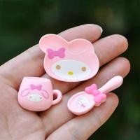 ราคา IJVBTV เมโลดี้ อุปกรณ์ครัวบ้านตุ๊กตา คุโรมิ ชุดจานถ้วย จานช้อนสำหรับตุ๊กตาบาร์บี้ น่ารักน่ารักๆ สำหรับ 3ชิ้นค่ะ ชุดเซ็ต ของตกแต่งบ้าน (20009714653)