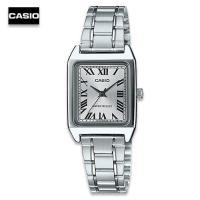 ราคา Velashop นาฬิกาข้อมือผู้หญิงคาสิโอ Casio Standard สายสเตนเลสสตีลสีเงิน หน้าปัดเงิน ตัวเลขโรมัน รุ่น LTP V007D 7BUDF LTP V007D 7B LTP V007D (8961702101)
