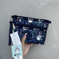 ราคา LeSportsac กระเป๋าคลัทช์7105กระเป๋ามือถือลายการ์ตูนกระเป๋าเครื่องสำอางสองชั้นกระเป๋าเก็บของกันน้ำมีซิปสองเส้นพร้อมเชือกคล้องมือ (20243634159)