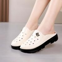 ราคา ꕥCatalog shoesꕥ รองเท้าคัชชูเปิดส้นแต่งฉลุ ประดับหมุดหงส์ติดคริสตัลเพชร 4 สี เบอร์ 36 40 120 (19956019207)