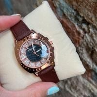 ราคา N Time Shop นาฬิกาข้อมือแฟชั่นหญิง โคช หน้าปัดประดับเพชรขนาด 32มม สายหนัง พร้อมกล่องหนังแบรนด์แถมฟรี (12484981059)