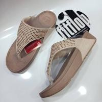 ราคา รองเท้า FitFlop ผู้หญิงSize 36 40 กรุณาถามไซส์ ก่อนกดสั่งซื้อ อ่านก่อน งานปั้มบางล็อตปั้ม tittlop บางล็อต fitflop นะคะตัดรอบส่งแล้วไม่สามารถยกเลิก (15887430355)