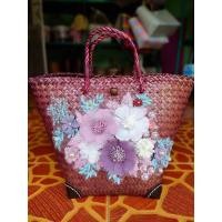 ราคา มาใหม่ กระเป๋าสานกระจูดลายดอกไม้3Dงานสวยดูดีมากขนาด 8 9 นิ้วทรงคิม (10260648703)