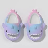 ราคา Lishops รองเท้าแตะน่ารัก สินค้ารุ่นใหม่สุดฮิต รองเท้าแตะปลาฉลาม รองเท้าแตะลายฉลามคัลเลอร์ฟูลรองเท้าแตะแบบสวมออกแบบ (17187197903)