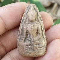 ราคา พระนางท่ามะปราง กรุเงี้ยวทิ้งปืน พิษณุโลก เนื้อดินสีดอกพิกุลแห้ง (14050526749)