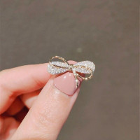 ราคา เครื่องประดับแฟชั่นมีเข็มกลัดเพชรสีทองฝังเพชรดีไซน์เฉพาะสไตล์เกาหลีเครื่องประดับอัญมณีเครื่องประดับสำหรับสุภาพสตรี (19220399370)