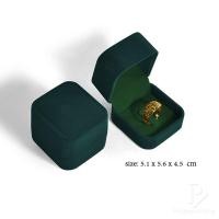 ราคา กล่องกำมะหยี่สีเขียว กล่องแหวนกำมะหยี่ กล่องแหวนคู่ กล่องใส่เครื่องประดับกำมะหยี่ พกพาได้ กล่องแหวนแต่งงาน ทรงสี่เหลี่ยม (19196700530)