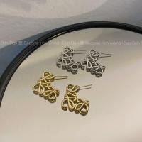 ราคา LOEWE ROM Authentic 2023 Luojia Totem Hollow Earrings Silver Needle Metal Earrings Frosty Style Small Style Earrings French High Quality (19733729783)