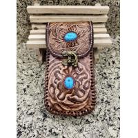 ราคา กระเป๋าใส่มือถือหนังแท้ 3 5x7นิ้วลายดอกไม้ งานตอกมือ ไซส์กลาง กระเป๋ามือถือ ทรงตั้ง ถักขอบ กระเป๋าหนัง กระเป๋าหนังแท้ กระเป๋าหนังแท้ทั้งใบ กระเป๋าหนังวัวแท้ กระเป๋าหนังวัว กระเป๋าทํามือ หนังฟอกฝาด หนั