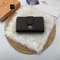 ราคา กระเป๋า สตางค์ผู้หญิง ใบกลาง coach สินค้าพร้อมส่ง พร้อมกล่อง ถุงผ้า งานเกรดพี่เมียม ขนาด6 5นิ้ว (18320397625)