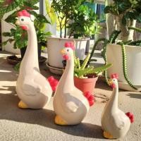 ราคา ตุ๊กตาแต่งสวน ตุ๊กตาปูนปั้น ปูนปั้นแต่งสวน ตุ๊กตาปูนปั้นแต่งสวน เซรามิก แต่งสวนหน้าบ้าน ตุ๊กตาเซรามิค รุ่นไก่คอยาว 3 ตัว (12553470875)