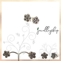 ราคา ต่างหูเงินแท้ เงิน925 มาตรฐานส่งออก งานติดแมกกาไซส์ ดีไซน์ดอกไม้คลาสสิค (1010828379)