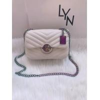 ราคา พร้อมส่งครบสี กระเป๋าสะพายข้าง LYN มาม่อนรุ่นใหม่โลโก้สีสายโซ่สีละมุน ป้ายเหล็ก (14103560981)