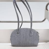 ราคา VISSY กระเป๋าสะพายไหล่ CALLIE DENIM กระเป๋าสะพายผู้หญิง ผ้ายีนส์ ใส่มือถือ กล้อง ลิปสติก น้ำหนักเบา ทนทาน (19459464763)