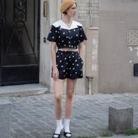 ราคา Tohns Daisy Print Sailor Collar Cropped Shirt เสื้อครอปลายพิมพ์ดอกเดซี่ ปกกะลาสี (20570242023)