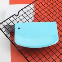 ราคา พร้อมส่ง ที่ตัดแป้ง มี 4 สีให้เลือก ที่แบ่งเค้ก ที่ปาดเค้ก แผ่นตัดแป้ง ที่ตัดแป้งพลาสติก มีดตัดแป้ง อุปกรณ์เบเกอรี่ (12868449089)