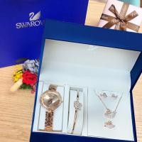 ราคา S warovski Rose Gold 1 set 5 ชิ้น นาฬิกา กำไล สร้อยคอ แหวน ต่างหู พร้อมกล่องและถุงSwarovski พร้อมส่งค่ะ (16483191336)
