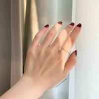 ราคา Tiny sparkle ring แหวนแบบบาง งานชุบทองคำขาว เพชร CZ ล้อมทั้งวง (16300626622)