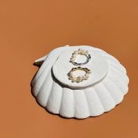 ราคา daintyme Kiki ring แหวนมุก แหวนแฮนเมด แหวนทอง 18k แหวนเงิน (20891337550)