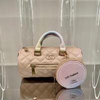 ราคา กระเป๋าLYN รุ่น Kara Crossbody ไซส์ S (18516010113)