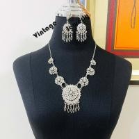 ราคา Vintage jewelryเครื่องประดับไทย เครื่องประดับชุดไทยประยุกต์ ดอกกุหลาบสีทอง dance show wedding bride thai dress earring clip necklace sets (21147393220)