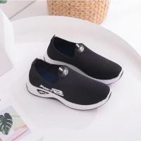 ราคา Tsion รองเท้าผ้าใบทรง Slip on ดีไซน์ทรงสุภาพ ใส่ได้ทุกโอกาส ราคาเบาๆเหมือนรองเท้าเลยจ้า (15448864883)