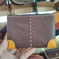 ราคา กระเป๋าใส่เหรียญหนังแท้ กระเป๋าแฮนด์เมด ทำจากหนังวัว งานแฮนด์เมค สินค้าพร้อมจัดส่ง เป็นสินค้า Otop 5 รหัส 828 (20524714993)