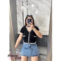 ราคา เสื้อครอปไหมพรมสาวอวบ แขนสั้นกระดุมหน้ามีกระเป๋าแต่ง 2ข้าง (20569535450)