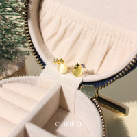 ราคา earika earrings moonstone ball ต่างหูทรงกลมมูนสโตนเงินแท้ มีให้เลือก 2 สี เหมาะสำหรับคนแพ้ง่าย (21008496734)