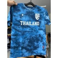 ราคา เสื้อไทยโทน Ego Sport เสื้อกีฬาลายไทยโทน เสื้อลายมัดย้อมคอกลม โลโก้ทีมชาติ (18440841775)