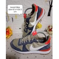 ราคา รองเท้าผ้าใบมือสองสภาพดีsize42ยาว26 5 ถ่ายจากงานจริงใส่ลำลองใส่ออกกำลังกาย (21270023887)