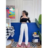 ราคา Poppular เสื้อครอปแขนสั้นแต่งขน ฟรุ้งฟริ้ง (18347778470)