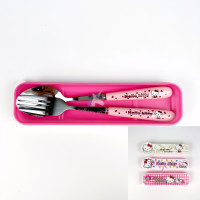 ราคา พร้อมส่ง ชุดช้อนส้อมตะเกียบ ลายการ์ตูน ช้อนส้อมพกพา ช้อนส้อมเด็ก กล่องใส่ช้อน น่ารัก คิตตี้ โดเรมอน Spoon fork Cutlery set (10495758787)