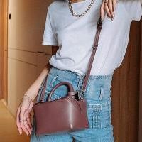 ราคา Cubic กระเป๋าหนังเทียมทรงมีมิติ สีกะปิ Marsala THEOREM (2166596574)