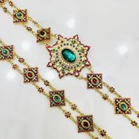 ราคา โซ่สามวันเพชรสตรีเม็ดใหญ่ เครื่องประดับแบบไทยๆ ดูดีเป็นพิเศษกับเสื้อผ้าแบบดั้งเดิม เหมาะสำหรับงานเทศกาล งานเลี้ยง และงานแต่งงาน โซ่สังวาลย์ลงยาแบบไทยสวยงามมาก ทองคำฝังทับทิม เหมาะสำหรับสุภาพสตรีที่สวม