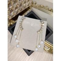 ราคา ต่างหูแฟชั่น แบบติดหู เจาะติ่งหูแล้วมาเกี่ยวใบหู เก๋ๆ ประดับคริสตัล และห้อยจี้มุกเป็นเส้นตรงลงมา 3 อัน มุกทรงกลม อะไหล่สีทอง (16632518529)