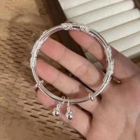 ราคา กำไลข้อมือข้อมือเสื้อดอกไม้ผีเสื้อลูกปัดนำโชคสีเงินกำไลข้อมือปรับขนาดได้ผู้หญิง925ชิ้น (18488874909)