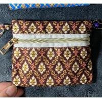 ราคา กระเป๋าใส่เหรียญ กระเป๋าซิป ผ้าลายไทยพิมพ์ทอง ของชำร่วย ของที่ระลึก (19373910949)